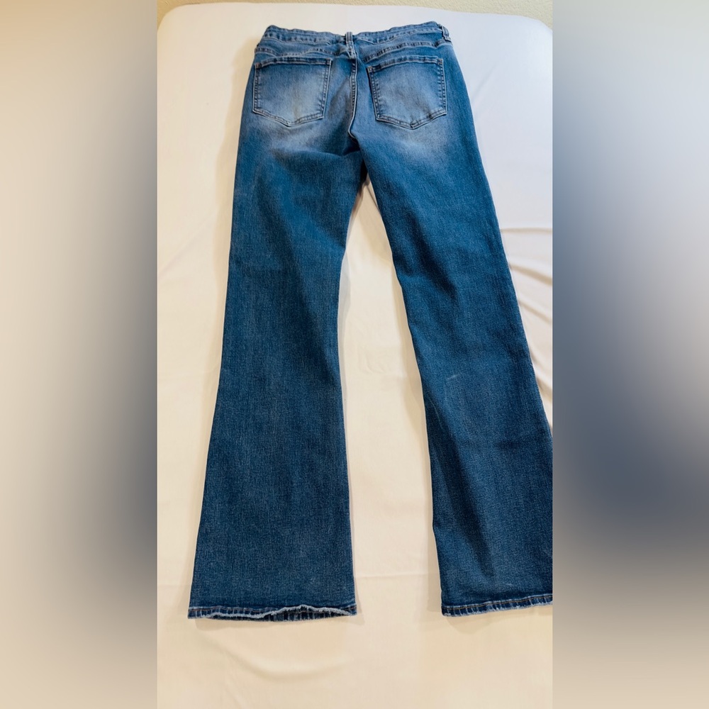 Barely boot/ bootcut SONG jeans• Slight Stretch• Super Comfy! Size 9 - Picture 3 of 6